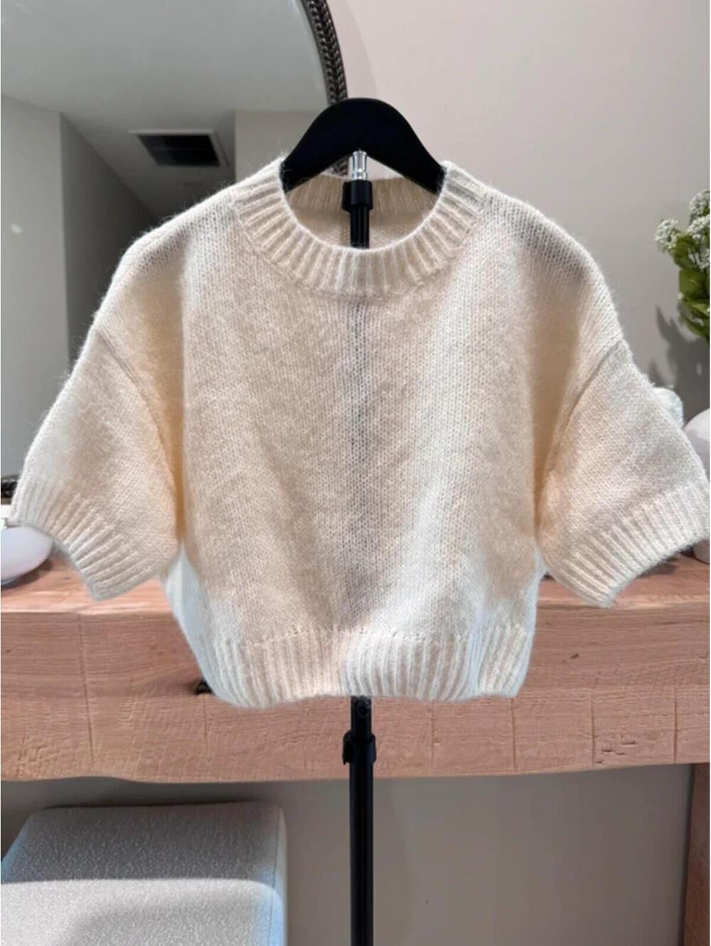 Cropped Small Knitted Sweater Top